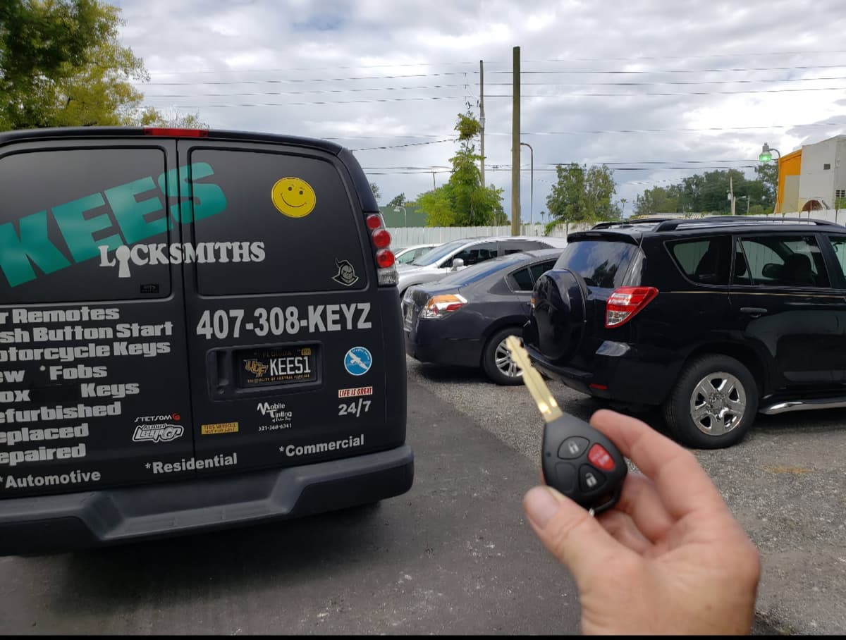 Vehicle lockout service performed on-site